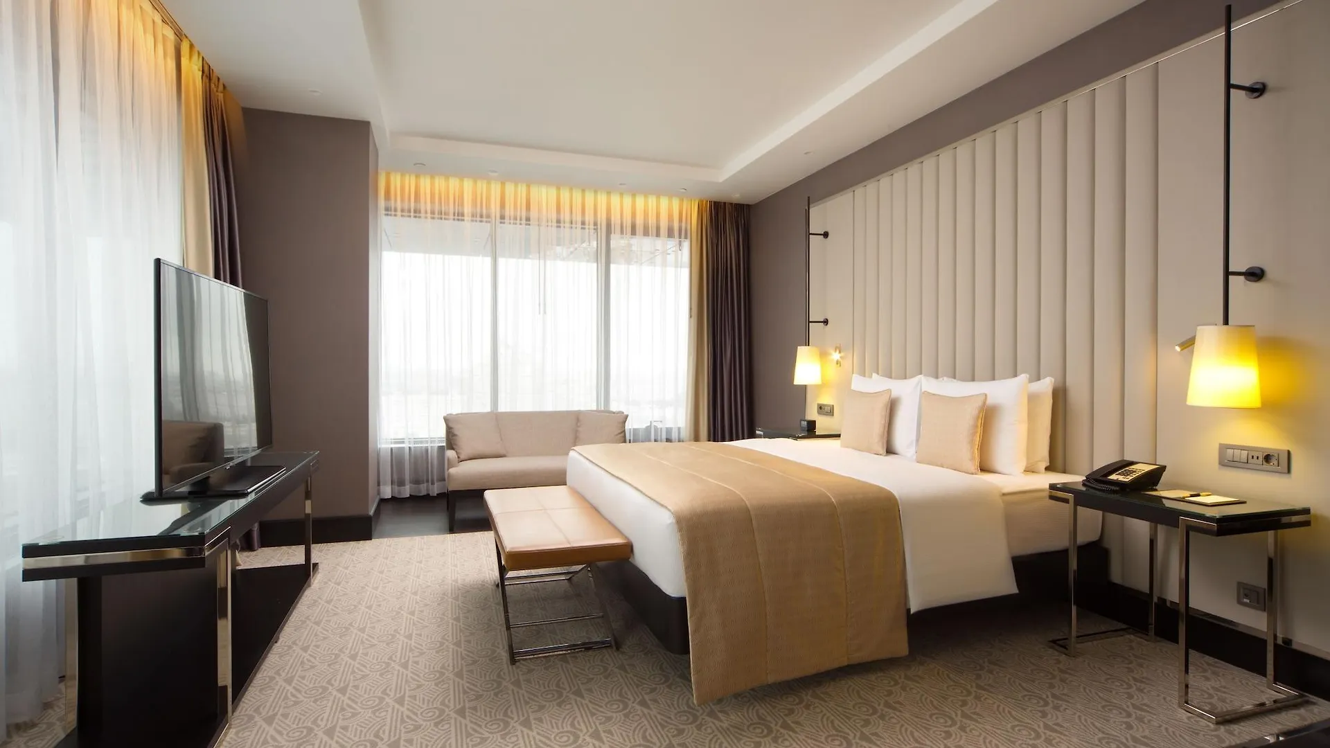 Hotel Doubletree By Hilton Minsk